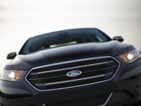 Ford Taurus photo